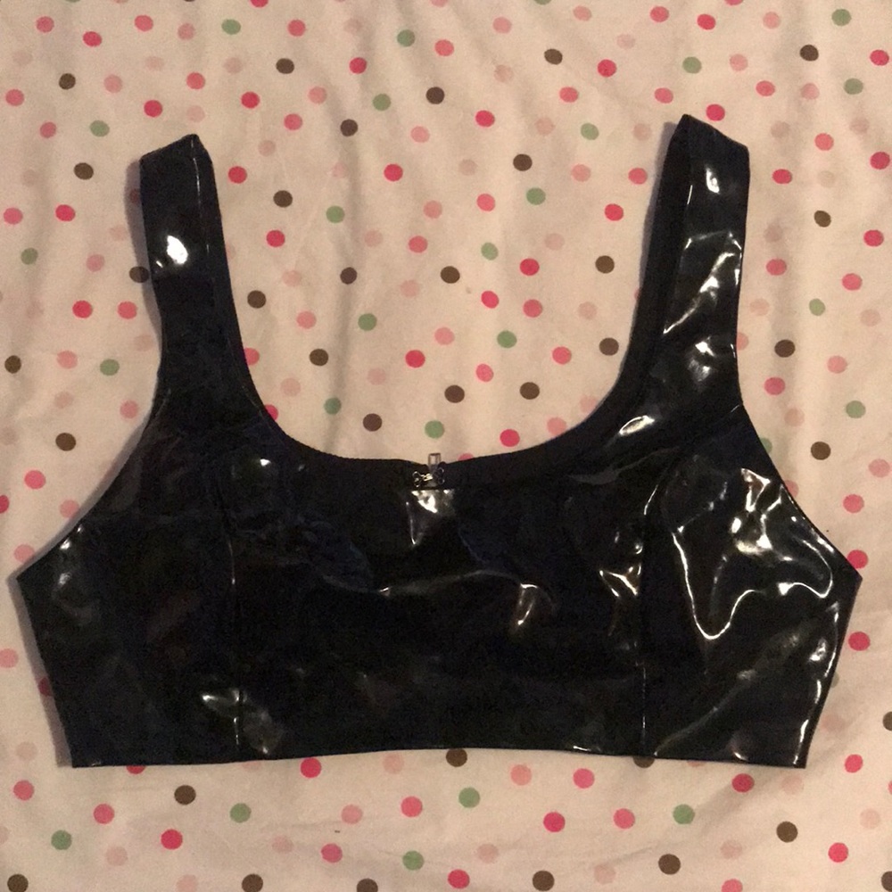 cute shirt/bra, great for concerts and festivals